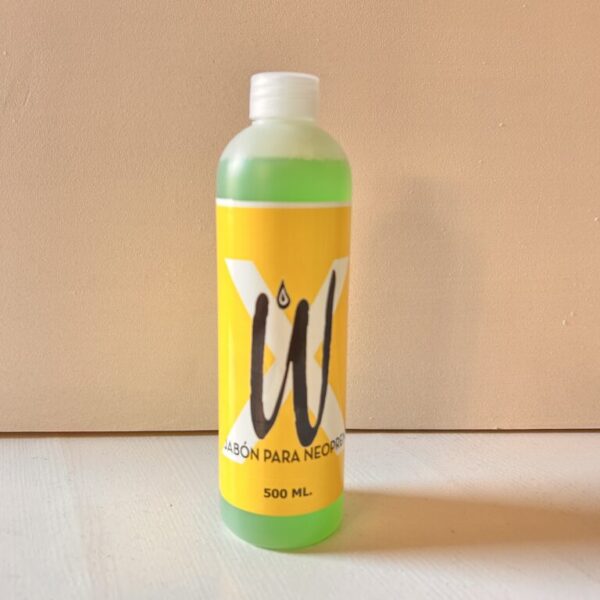 Jabón para neopreno W. No necesita aclarado.